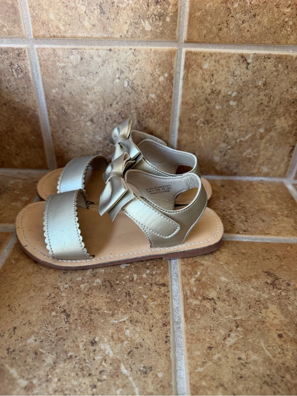 Kids Metallic Gold Bow Sandals